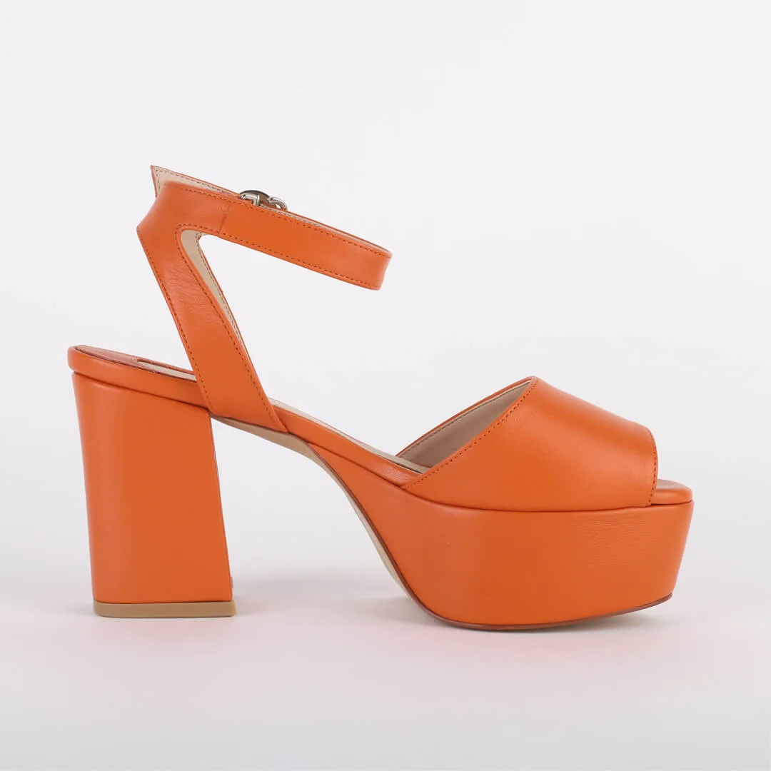 LOFTY - orange platform sandal